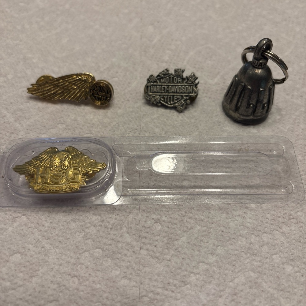 Harley-Davidson Pins and Bell Set